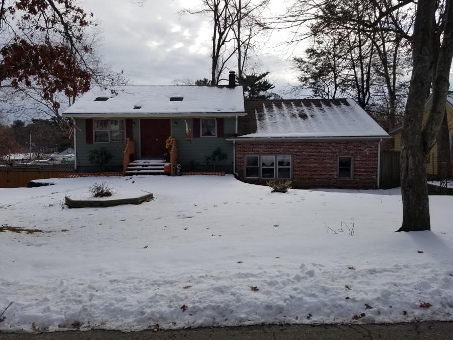 Pine Ave, Coventry, RI 02816