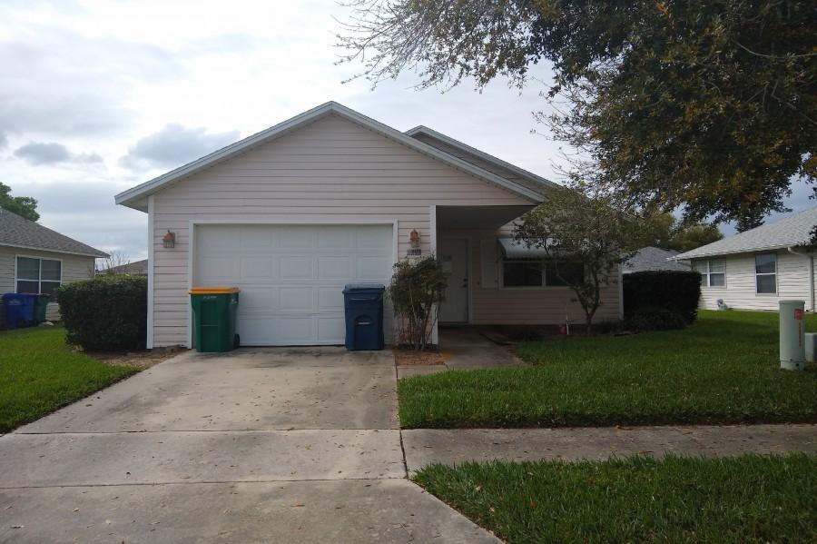 Tudor Ln, Tavares, FL 32778