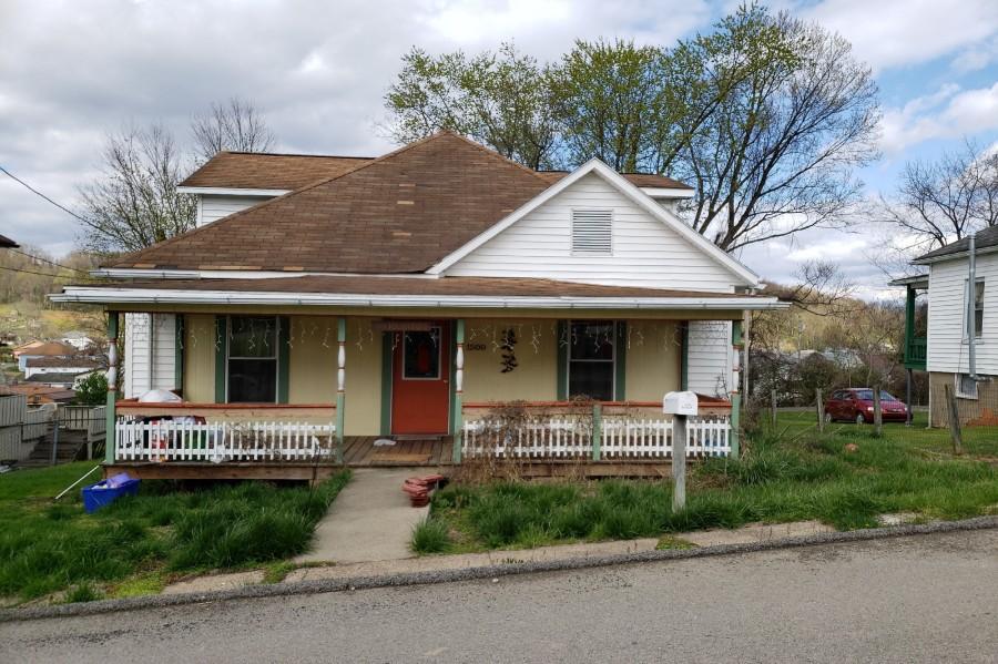 Crislip Ave, Clarksburg, WV 26301