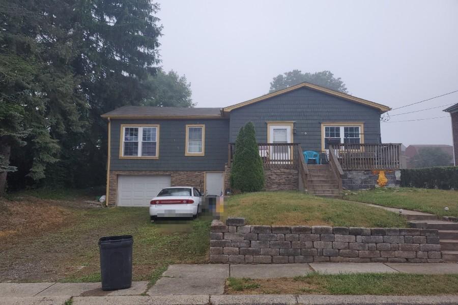 Jefferson Ave, Natrona Heights, PA 15065