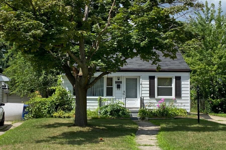 Brady, Redford, MI 48240