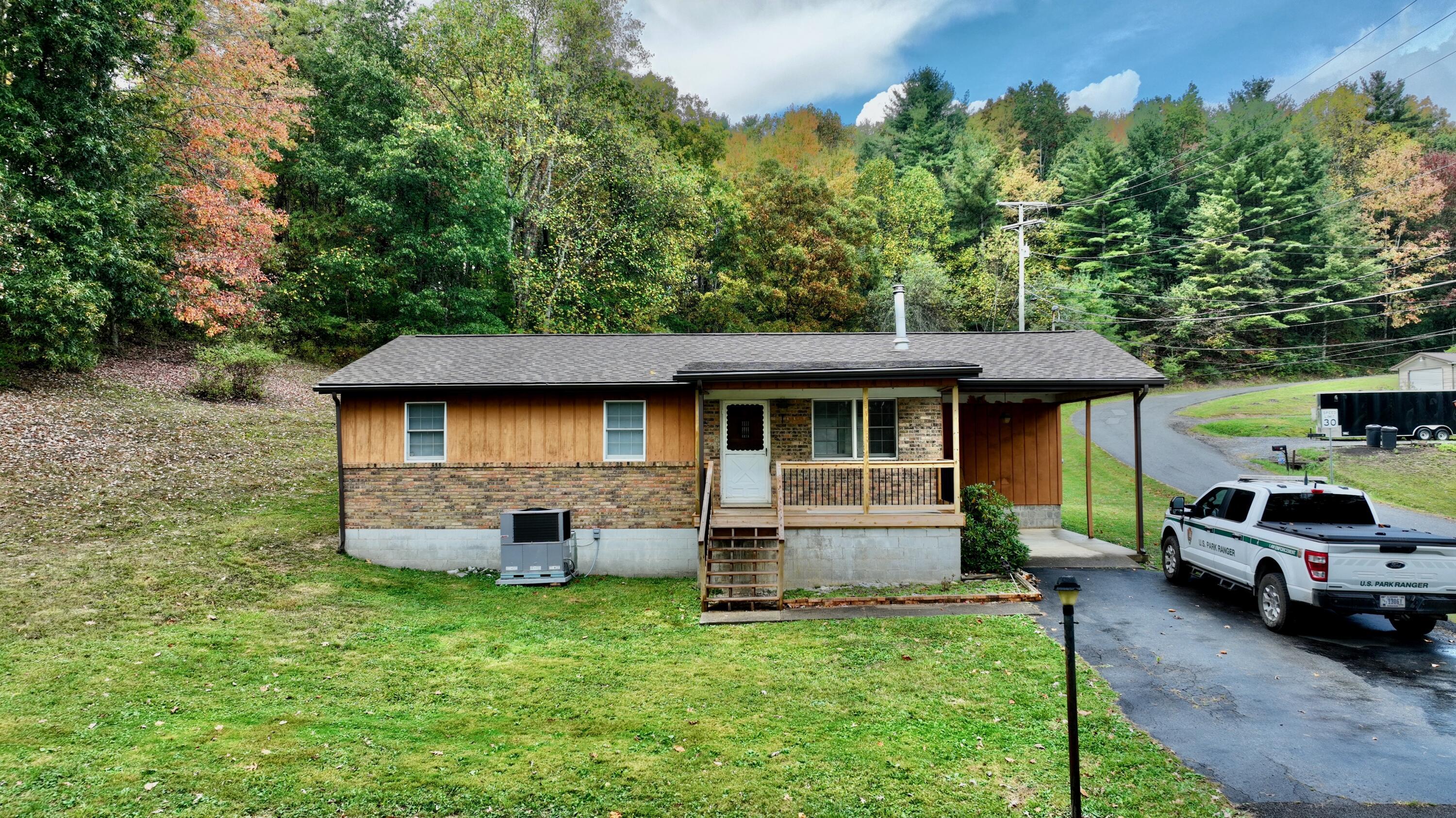 Pluto Rd, Shady Spring, WV 25918