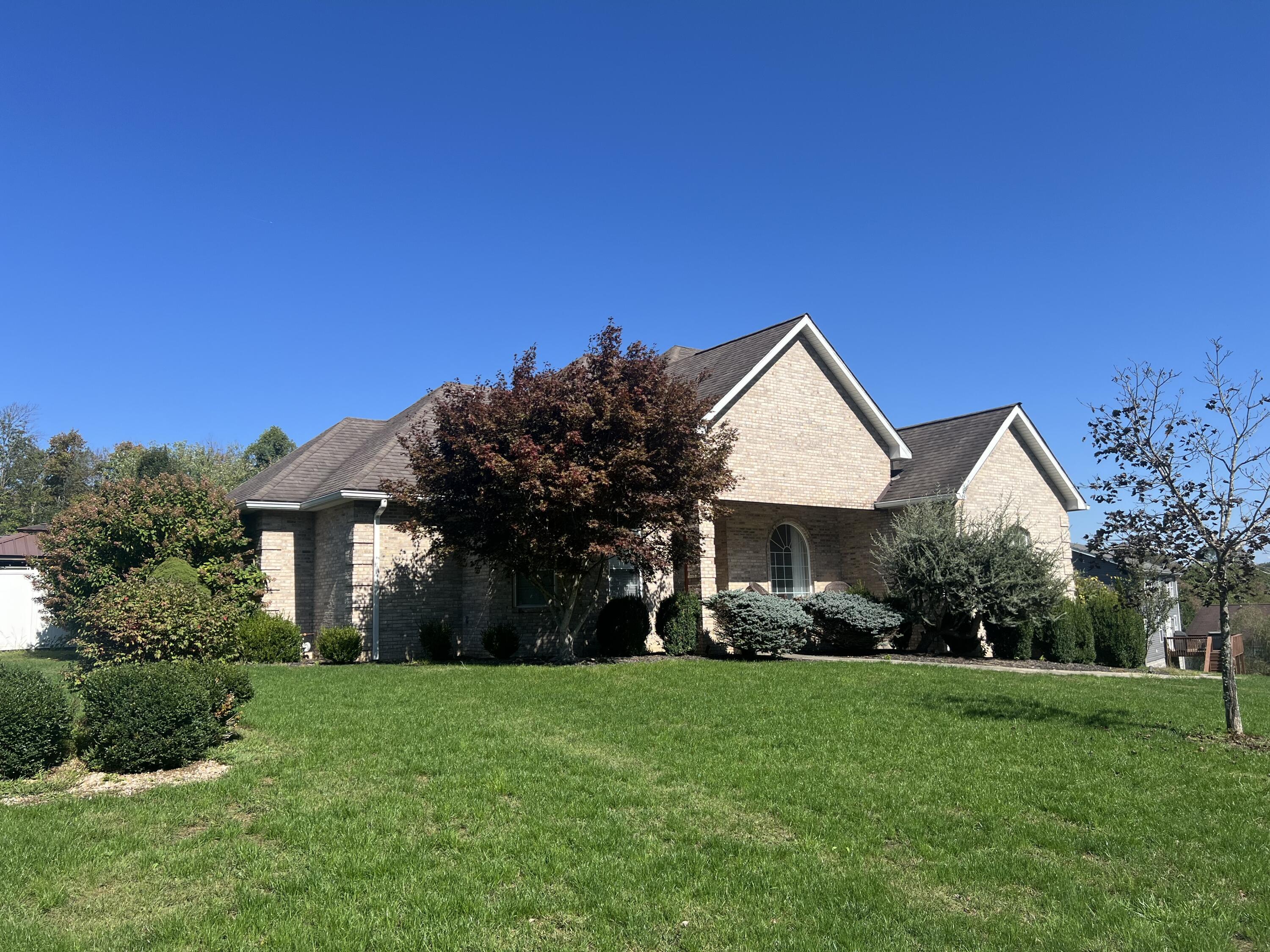 Circle Dr, Fayetteville, WV 25840