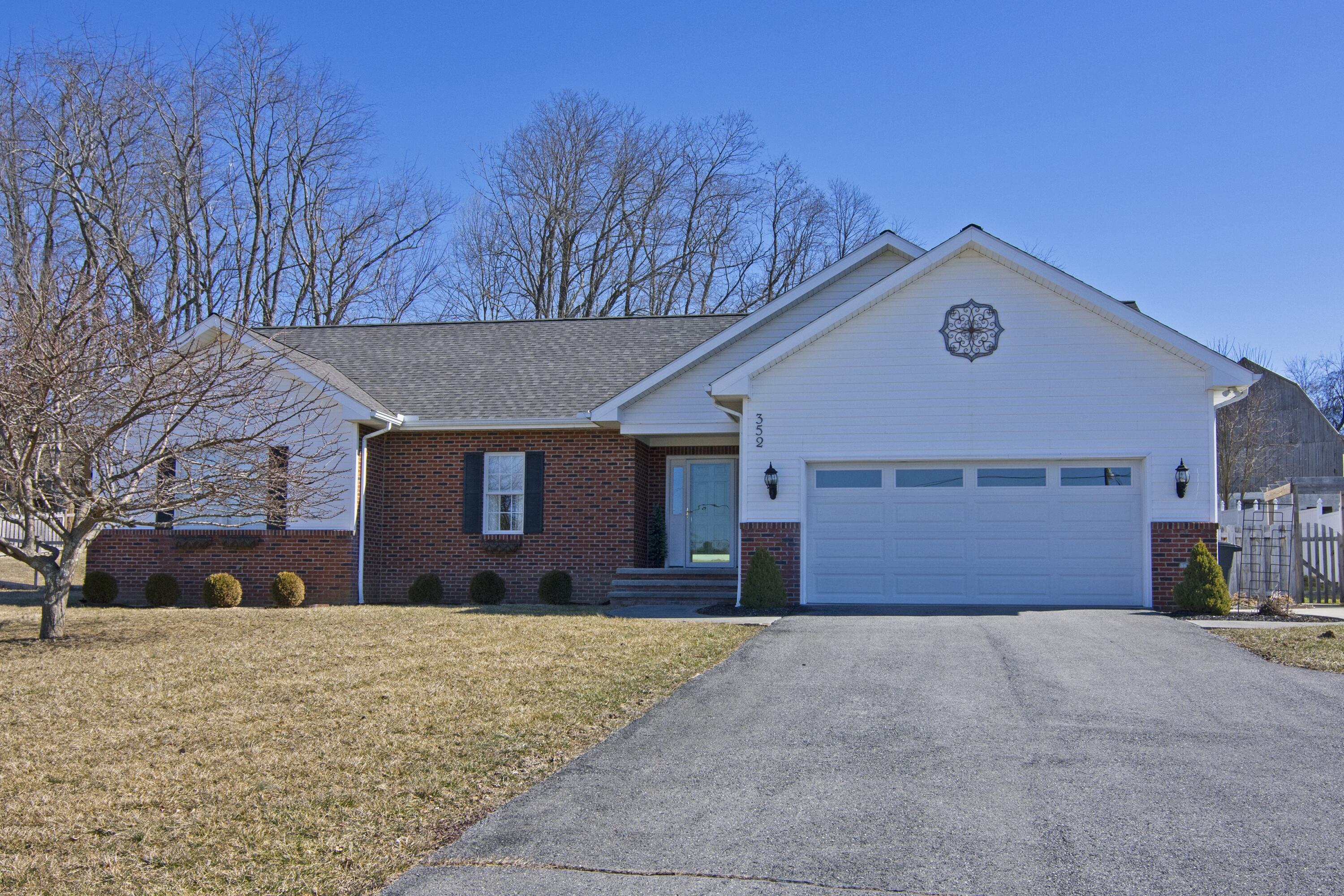 E Bailey Rd, Lewisburg, WV 24901