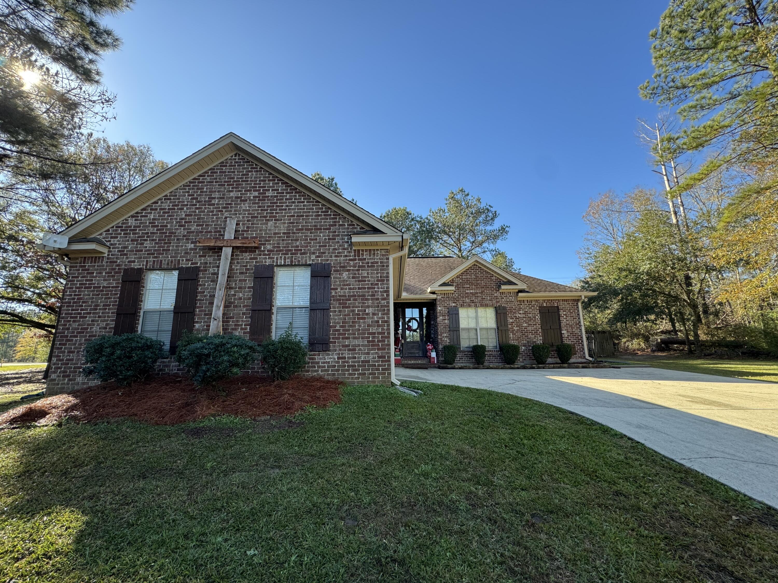 E Adam Dr, Sumrall, MS 39482