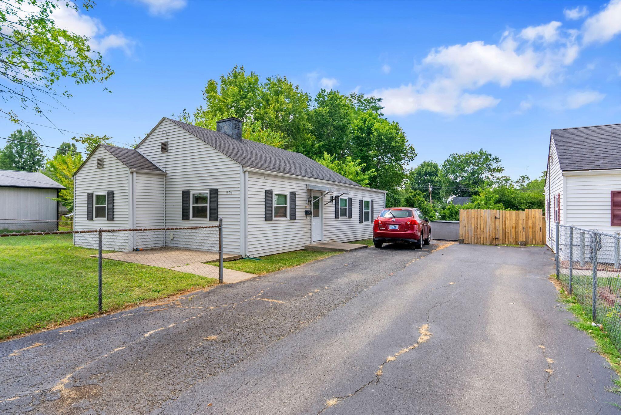 Marcellus Dr, Lexington, KY 40505