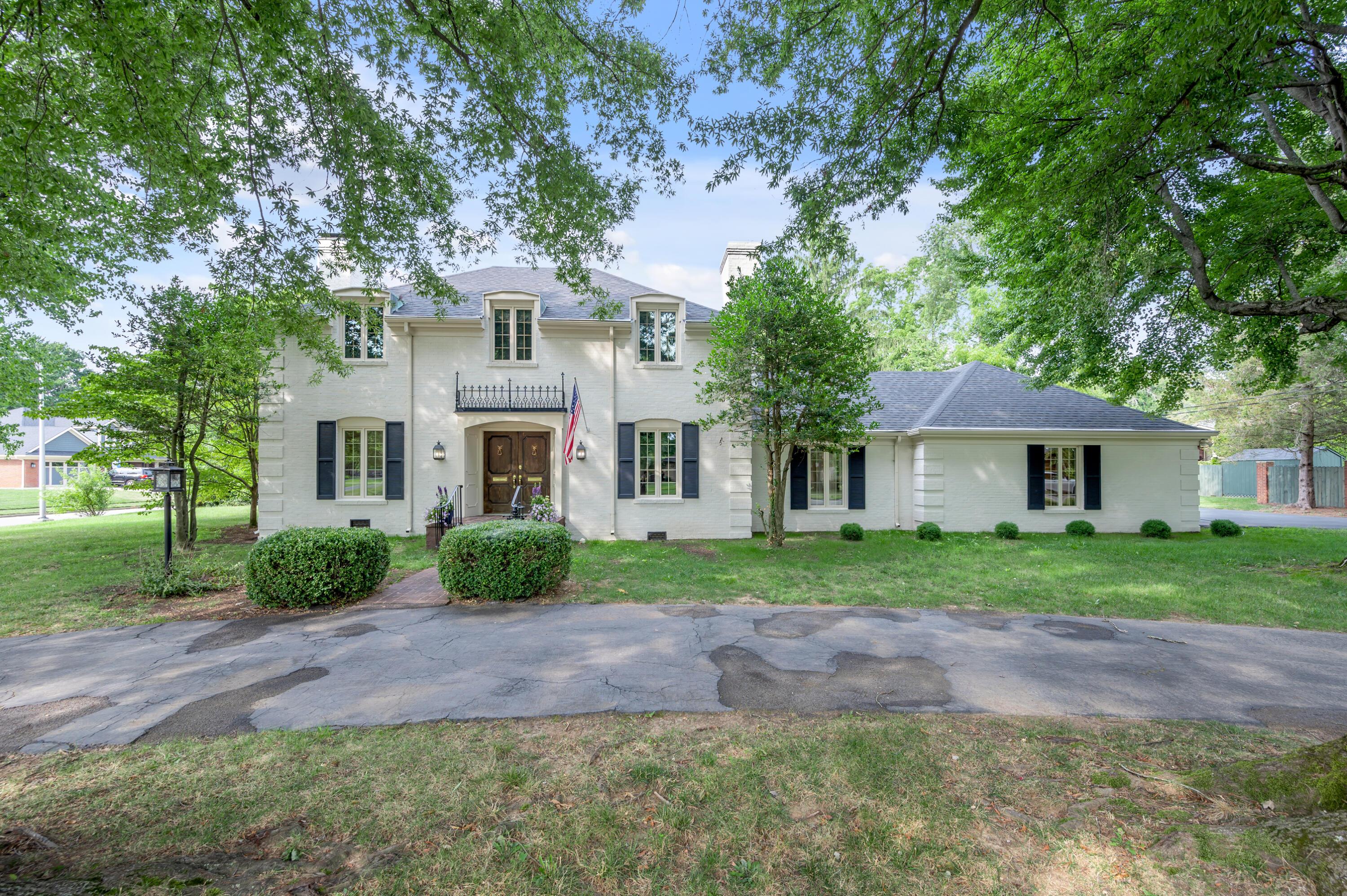 Hart Rd, Lexington, KY 40502