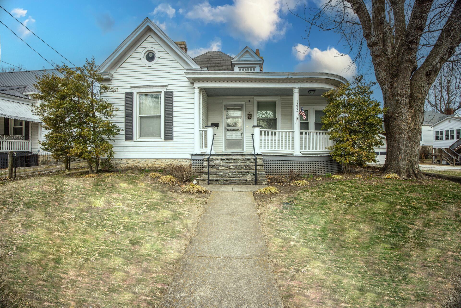 High St, Paris, KY 40361