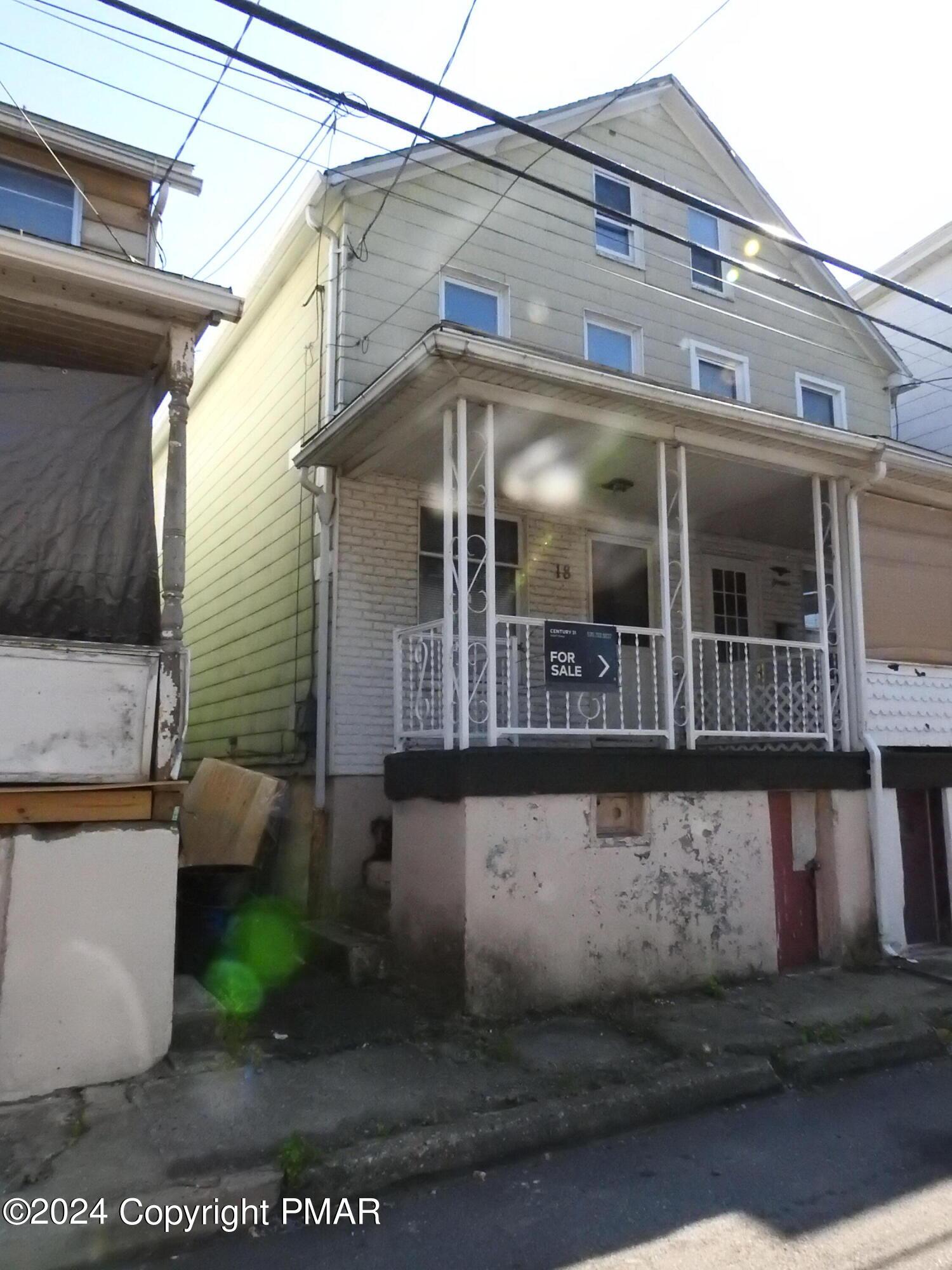E Kline Ave, Lansford, PA 18232