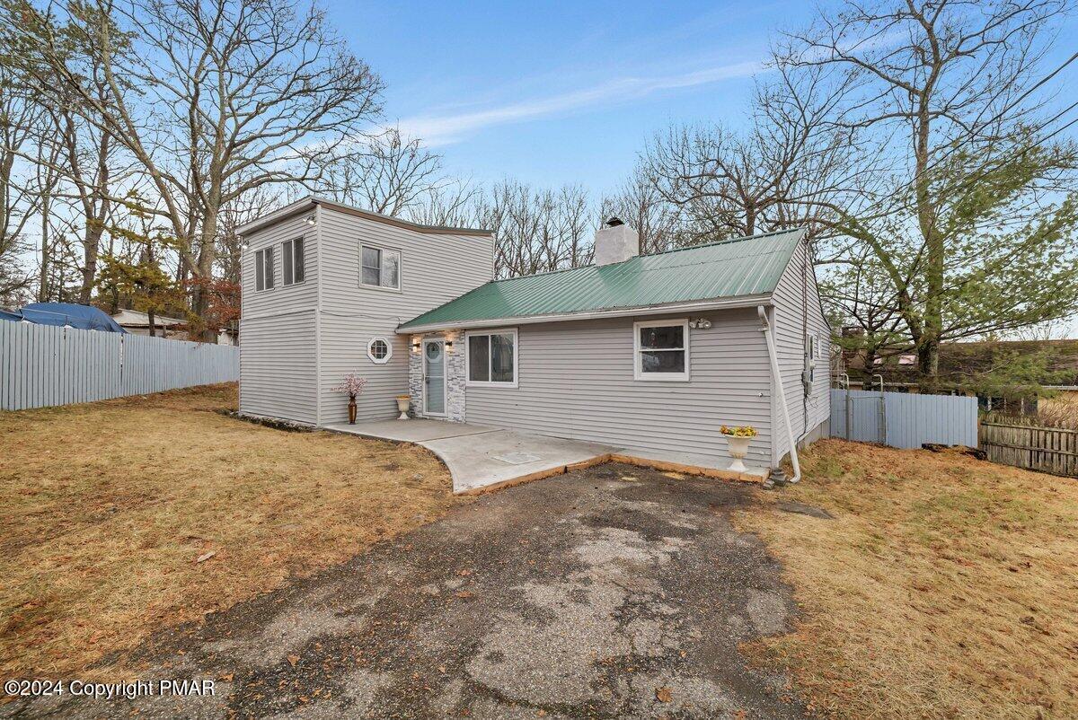 Shawnee Dr, East Stroudsburg, PA 18302