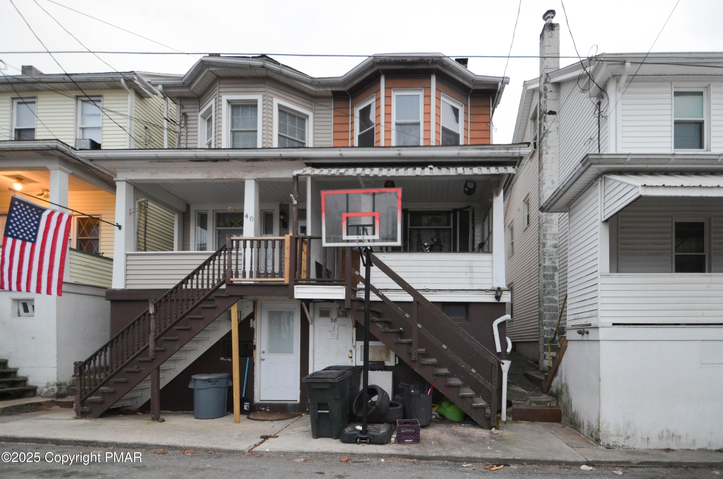 E Water St, Lansford, PA 18232