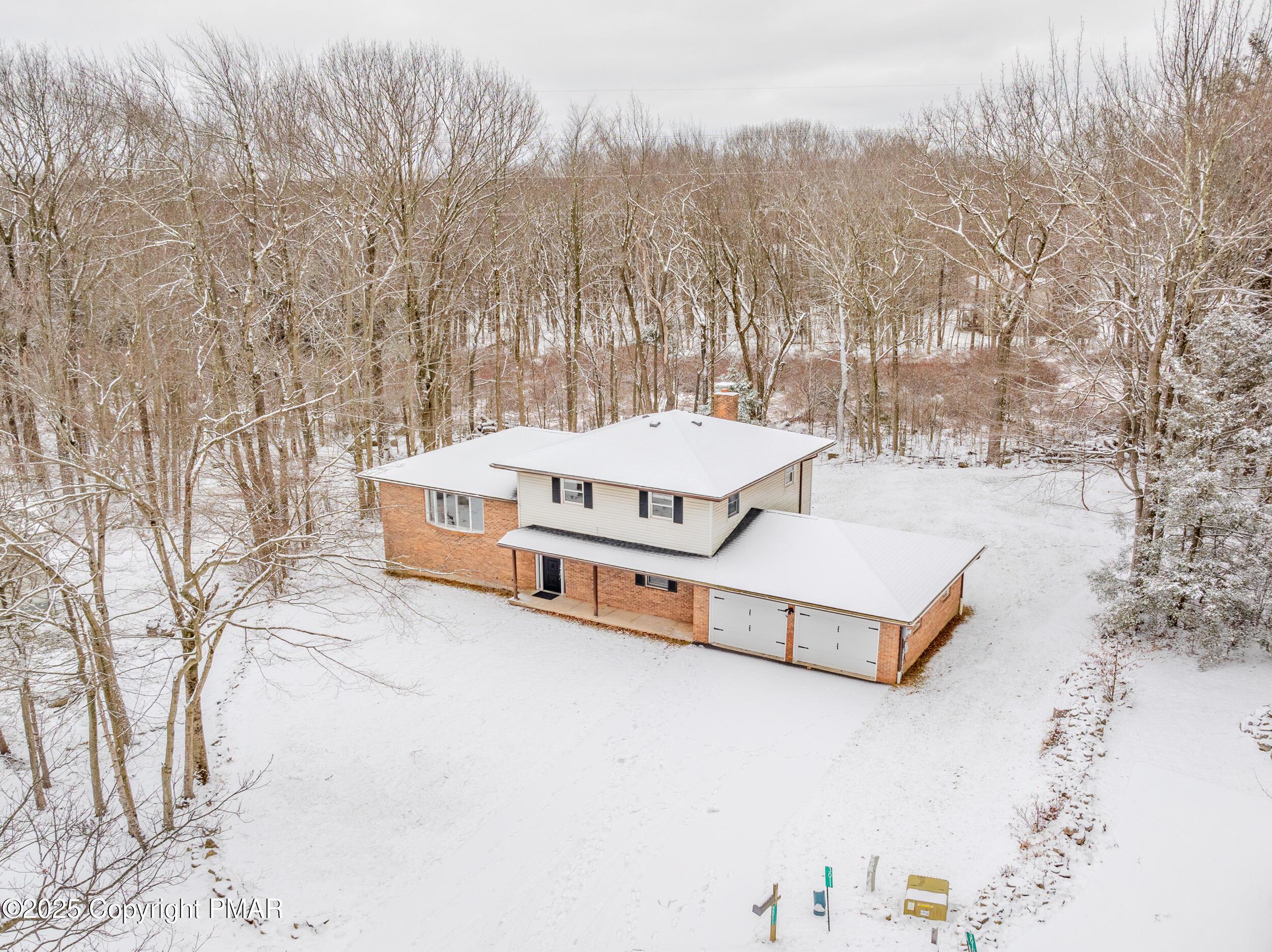 Minqua Cir, Tobyhanna, PA 18466