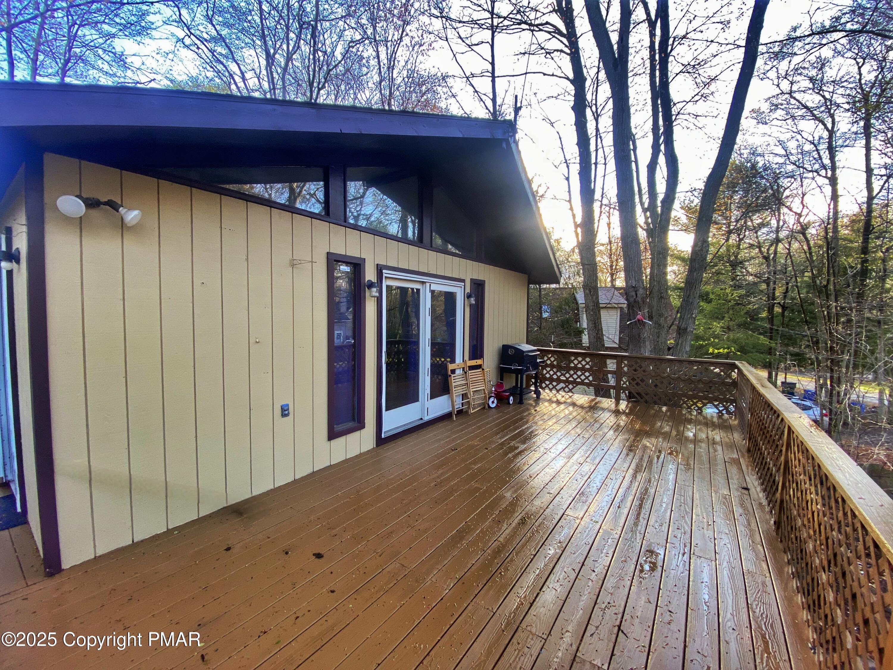 Red Squirrel Dr, Tobyhanna, PA 18466