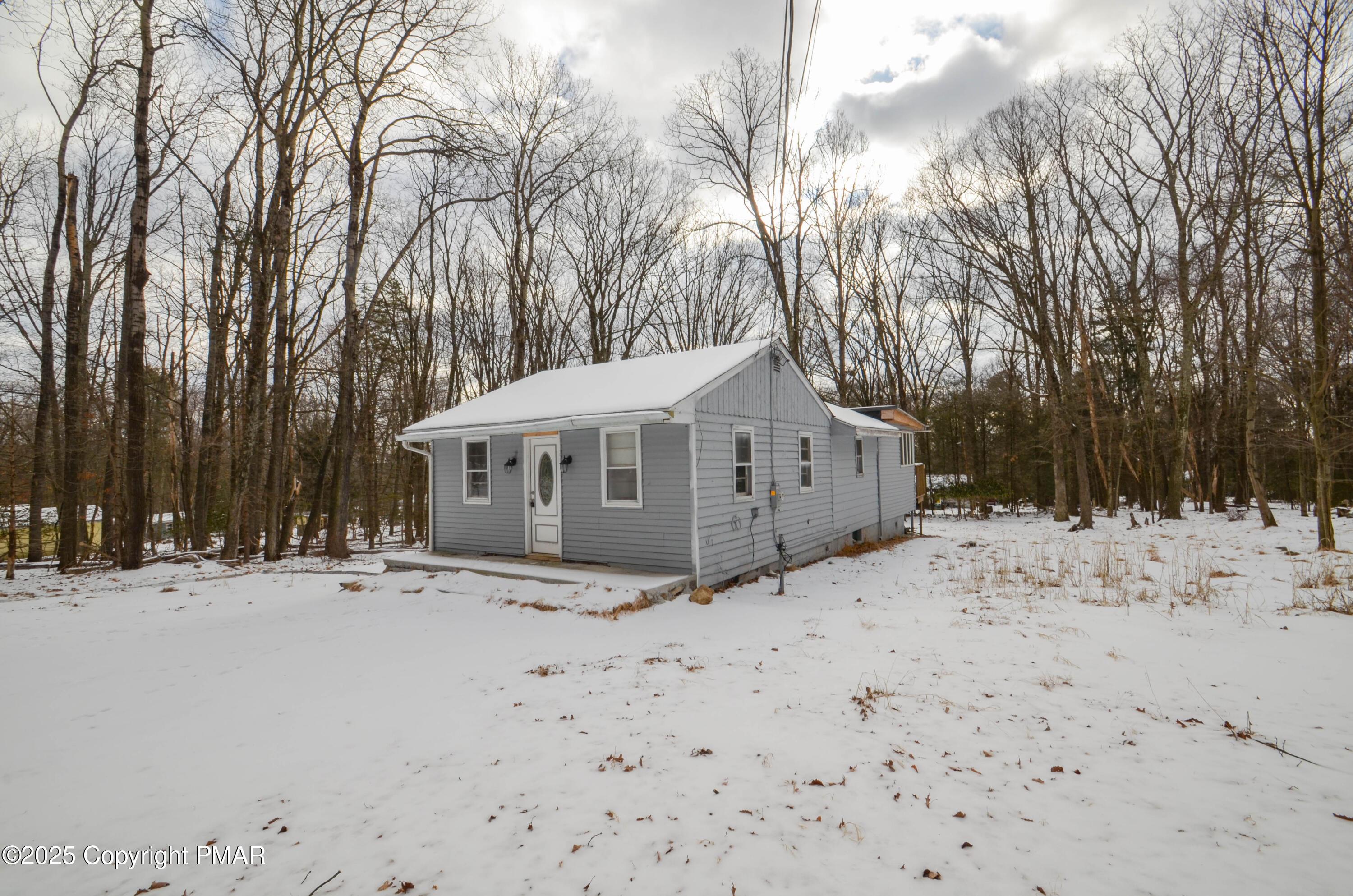 Fir Rd, Effort, PA 18330