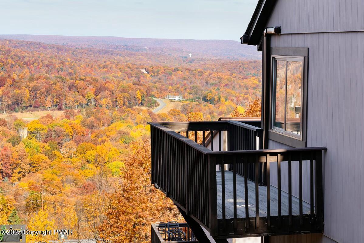 High Pass Way, Tannersville, PA 18372
