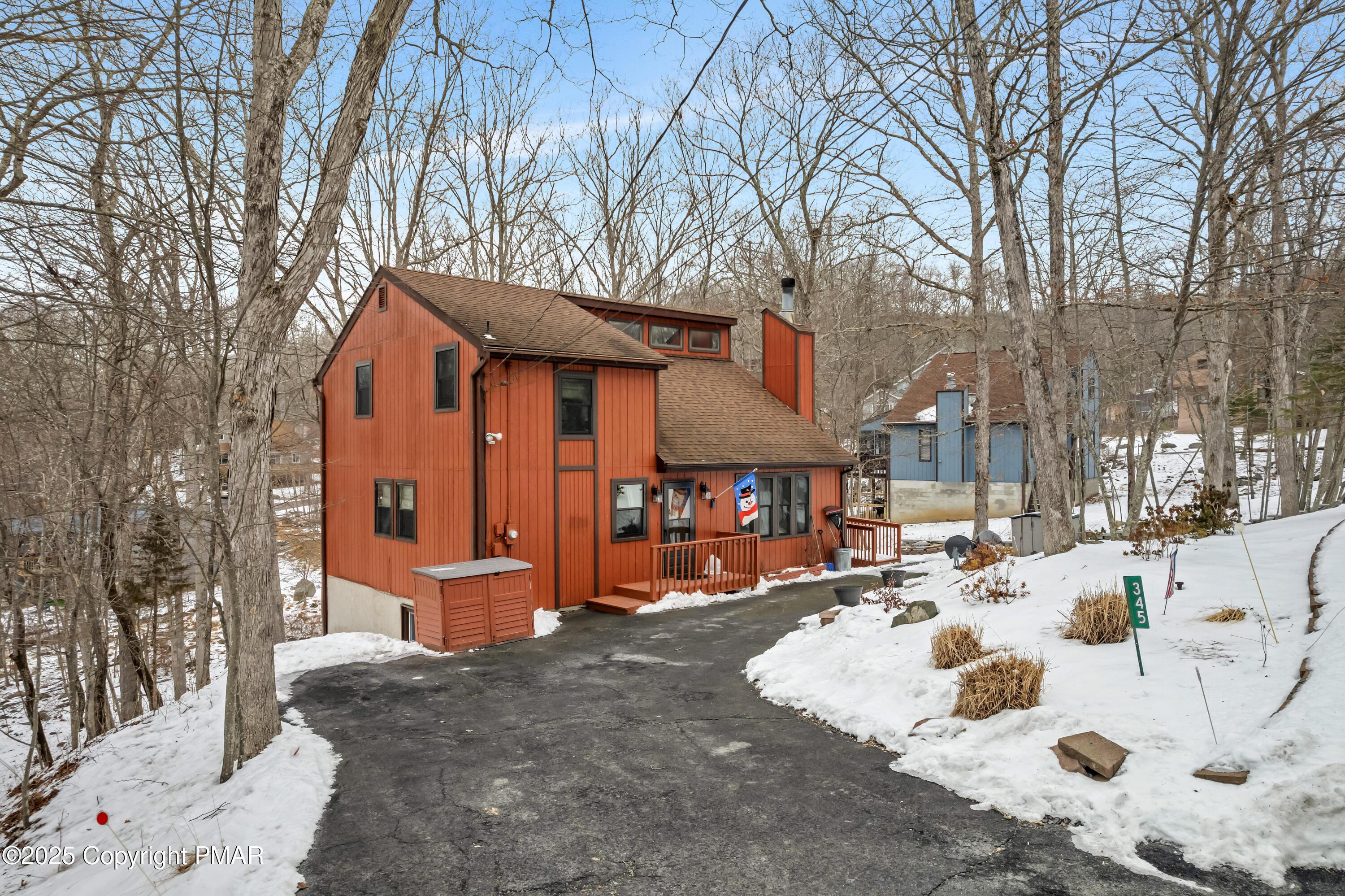 Canterbury Rd, Bushkill, PA 18324