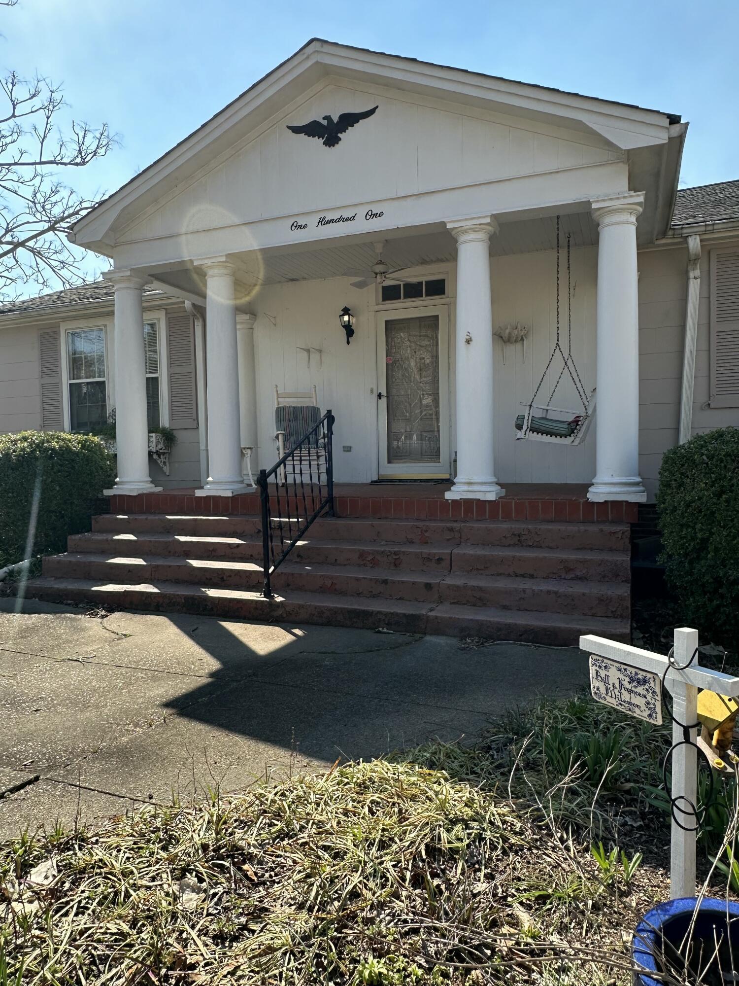 Davis Dr, Aberdeen, MS 39730