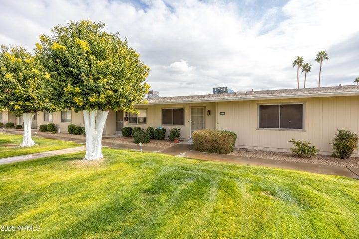 N 110th Ave, Sun City, AZ 85351