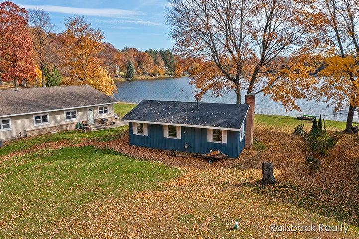E 128th St, Sand Lake, MI 49343