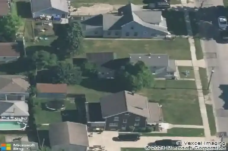 Bacon St, Rossford, OH 43460