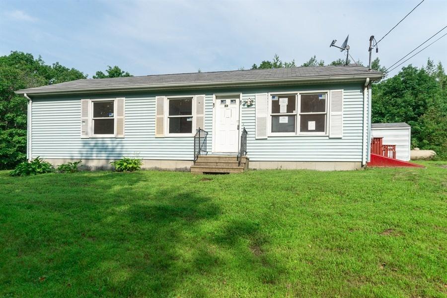 Monson Rd, Wales, MA 01081