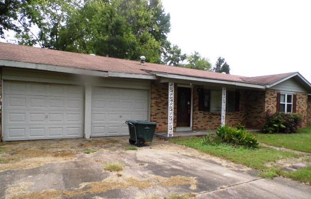 S Pecan St, Sallisaw, OK 74955