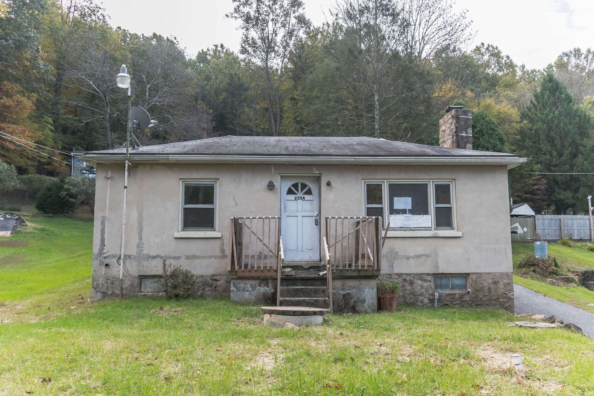 Polk Valley Rd, Hellertown, PA 18055