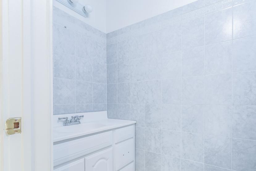 Conrad Dr, New Haven, CT 06515