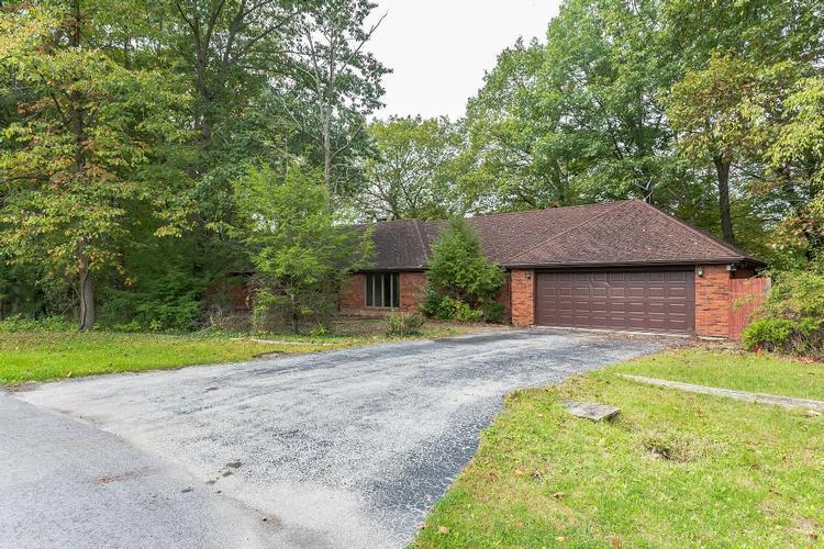E Creekwood Ct, Crete, IL 60417