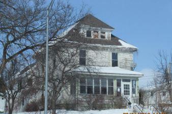 E Bremer Ave, Waverly, IA 50677