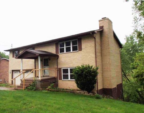 Pahlhurst Plz, Parkersburg, WV 26101