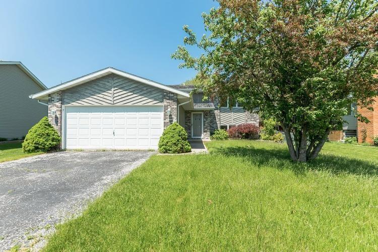 Parkwood Pl, Crown Point, IN 46307