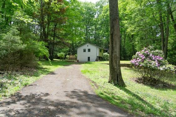 Maurizi Ln, Woodstock, NY 12498