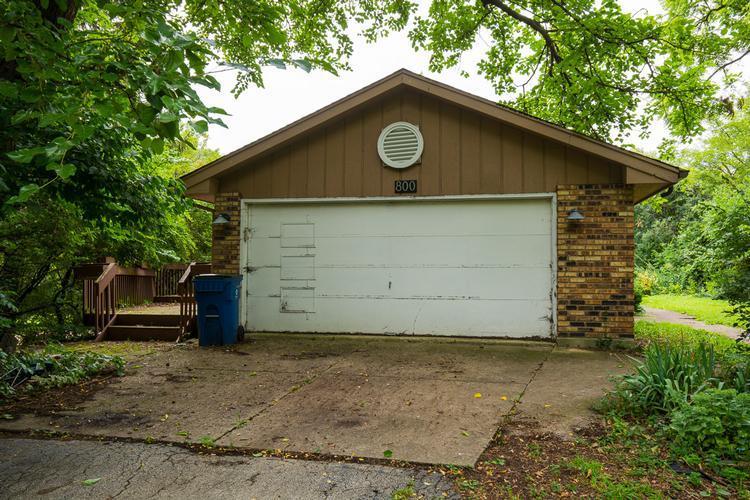 Gamble Dr, Lisle, IL 60532
