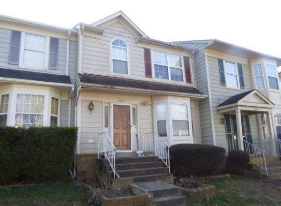 Lambsgate Ln, Woodbridge, VA 22193