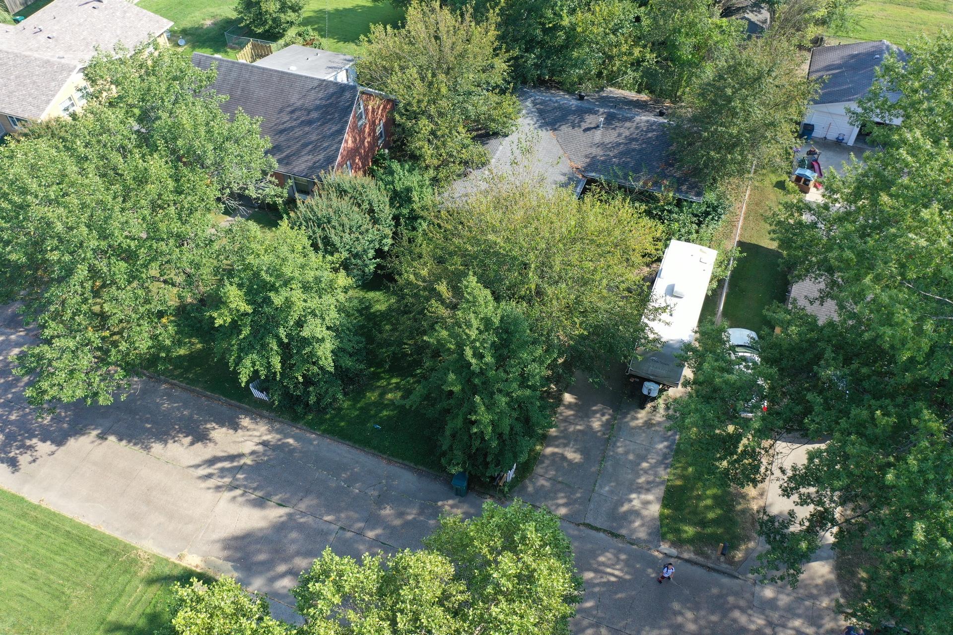 Blossom Ln, Evansville, IN 47711
