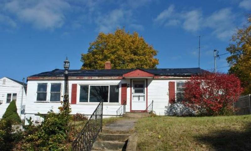 Manchester St, Pittsfield, NH 03263