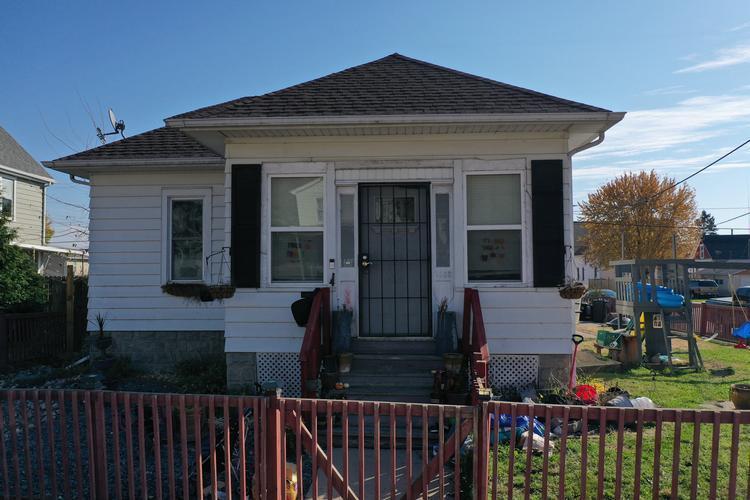Lincoln Ave, Dubuque, IA 52001