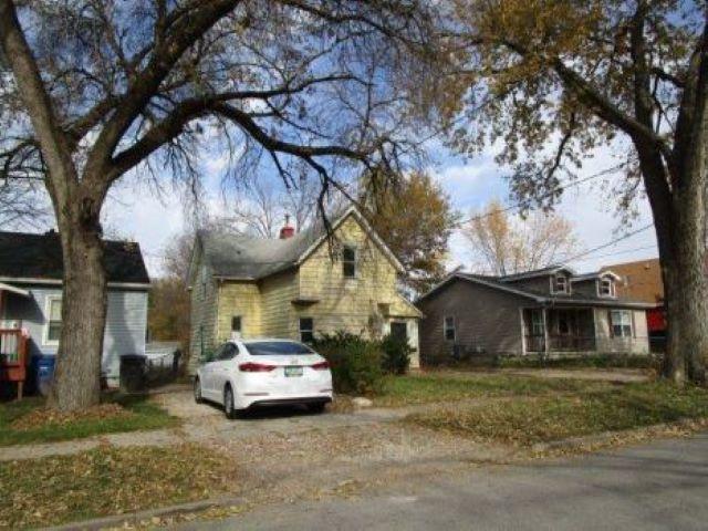 Washington Ave, Des Moines, IA 50310
