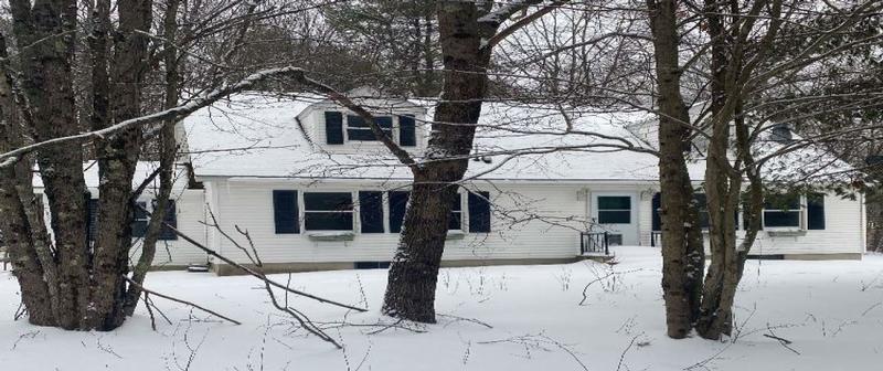 Bluff Cir, New Gloucester, ME 04260