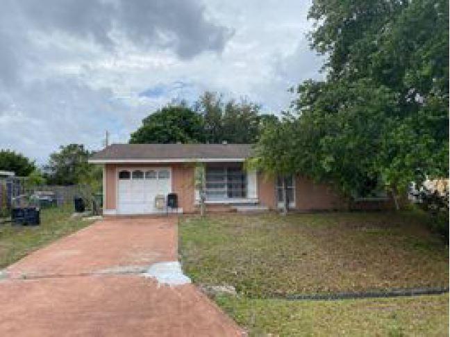 Se Verada Ave, Port Saint Lucie, FL 34983