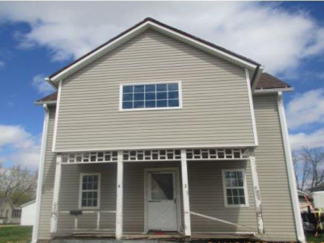 2nd Ave N, Clinton, IA 52732