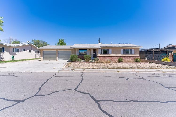 E 22nd St, Farmington, NM 87401