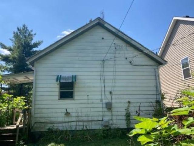 E Lewis St, Fort Wayne, IN 46803