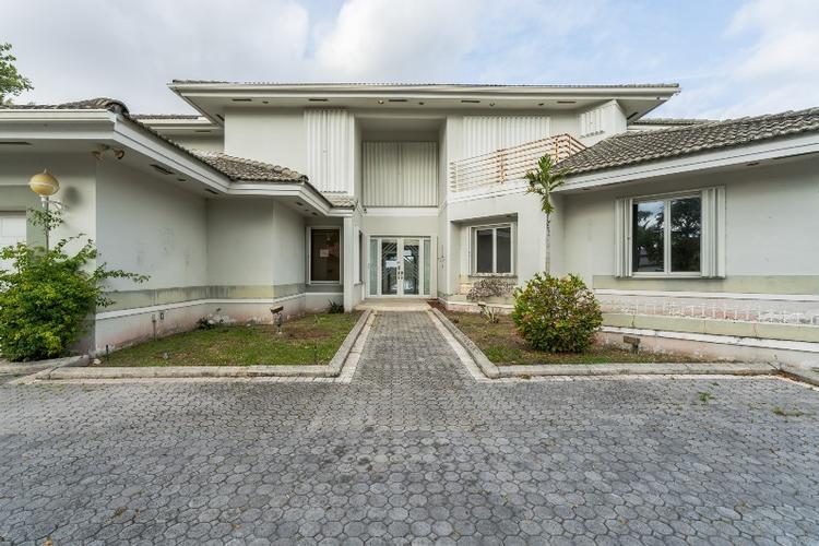 Ardoch Pl, Miami Lakes, FL 33016