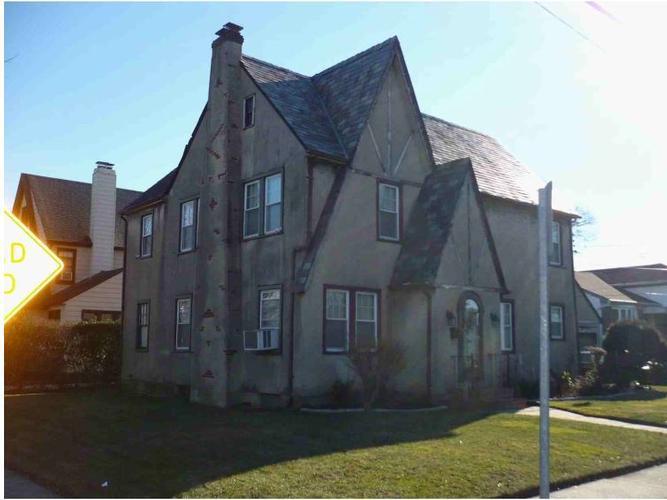Mayfair Ave, West Hempstead, NY 11552