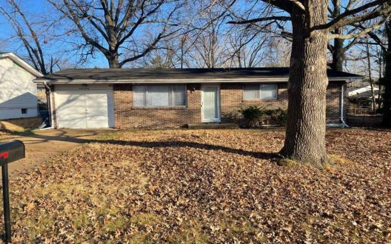 Tate Dr, Saint Louis, MO 63136