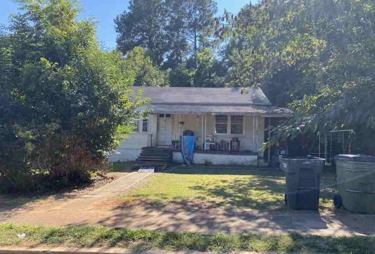 E Jefferies St, Gaffney, SC 29340