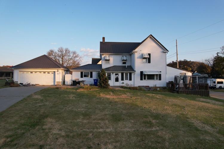 S 8th St, Bellevue, IA 52031