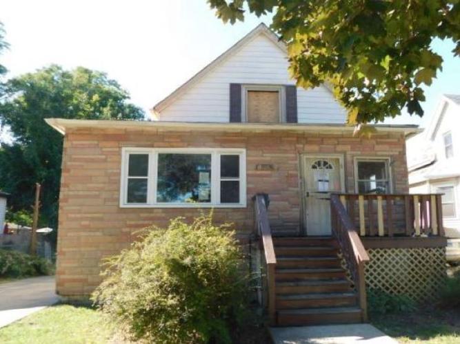 S 6th Ave, Maywood, IL 60153